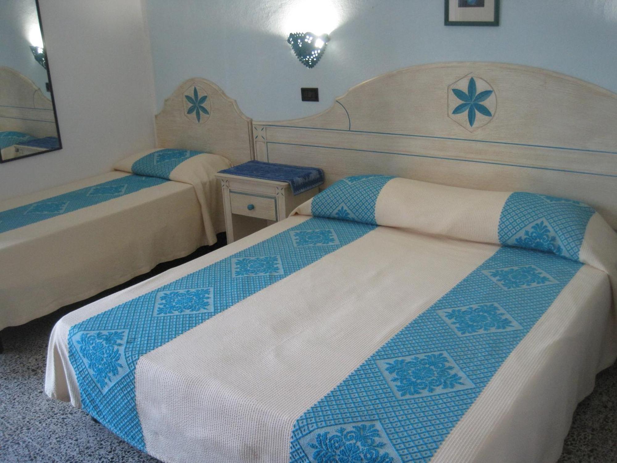 Hotel Moderno Santa Teresa Gallura Ruang foto