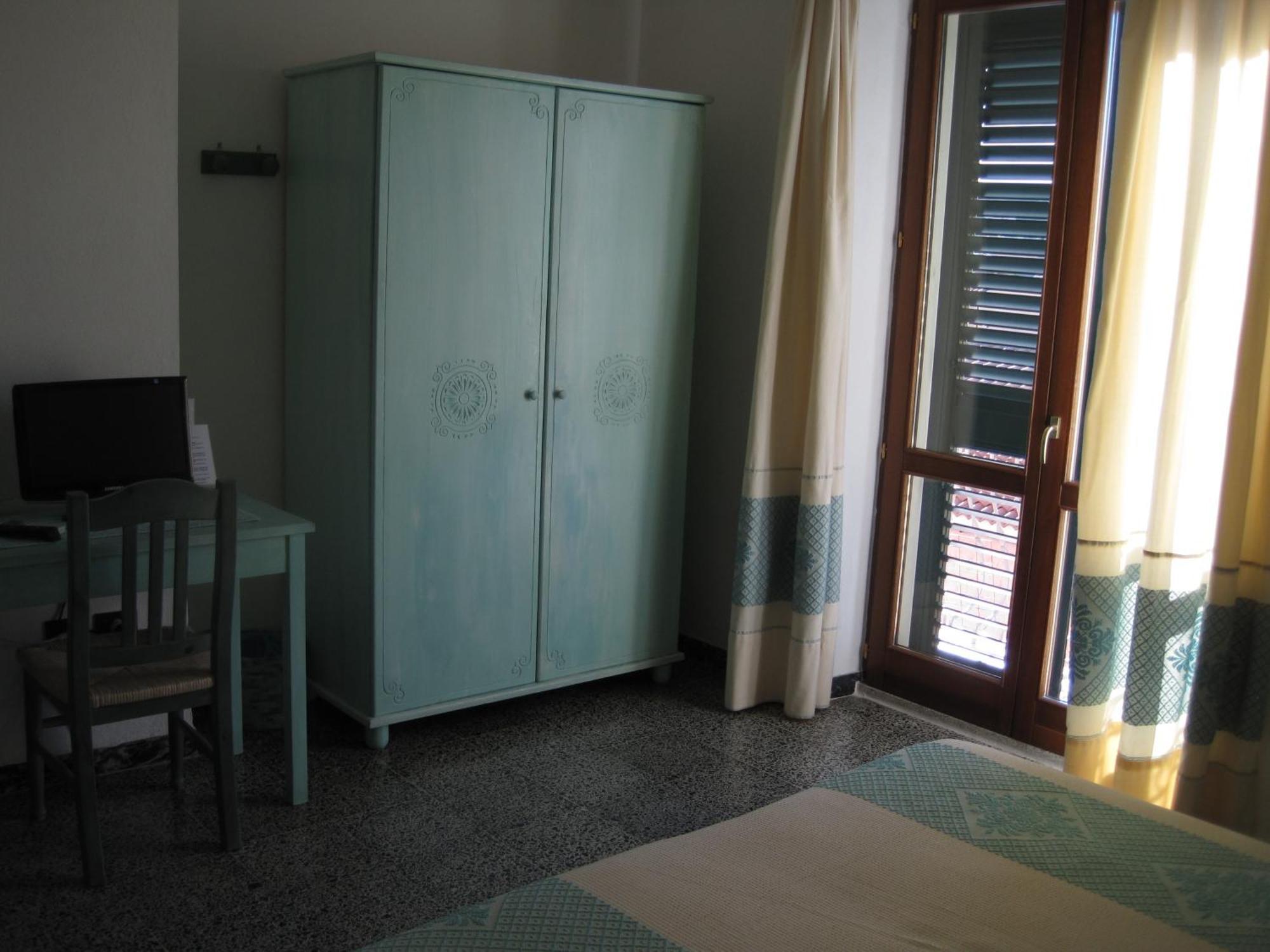 Hotel Moderno Santa Teresa Gallura Ruang foto